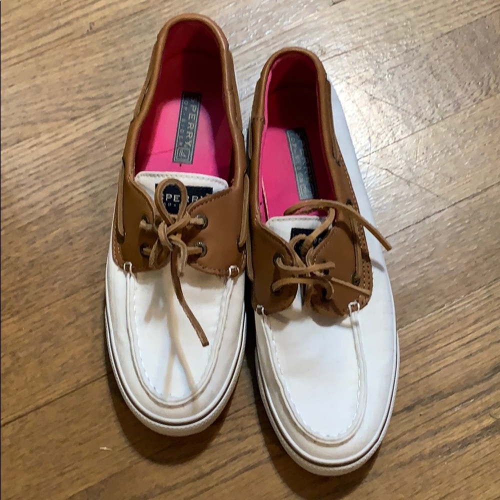 Sperry Topsider Women’s cream shoes